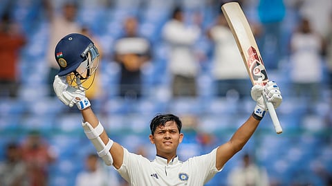 Yashasvi Jaiswal celebrate century