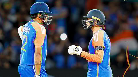 Harshit Rana and Abhishek Sharma batting