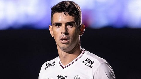 Former Brazil midfielder Oscar collapses