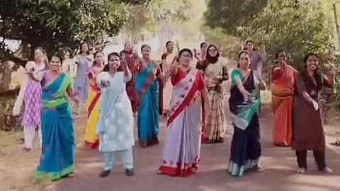 local body Candidates anthoor municipality dance with Mappilapattu