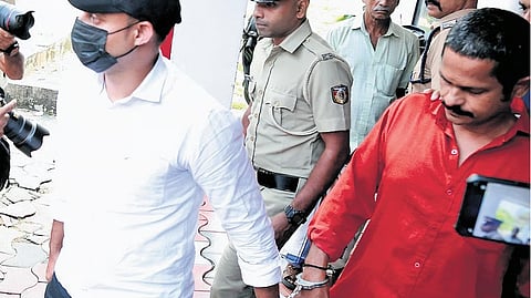 Martin Antony, Manikandan