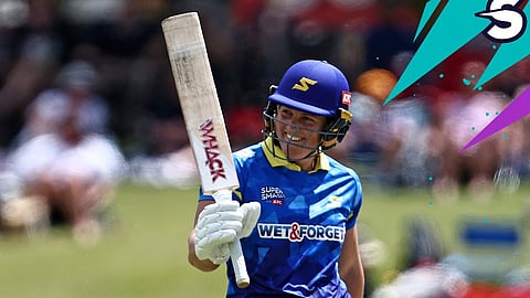Laura Harris smacks joint fastest Women's T20 fifty