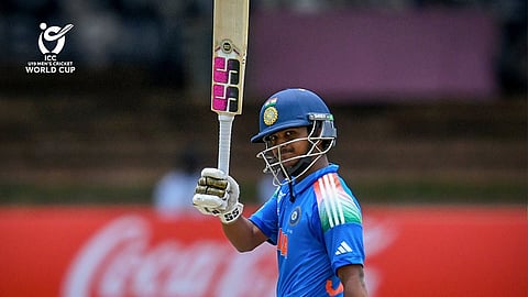 Abhigyan Kundu batting