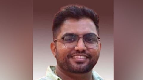 A young Malayali man collapsed and died on a plane while traveling home