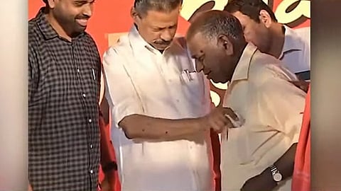 MV Govindan, Moideen