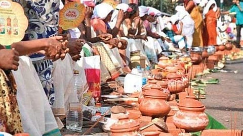 Two arrested for illegally collecting Rs 400 for car parking during Attukal Pongala