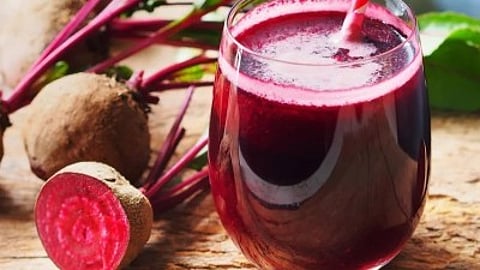 Beetroot juice in glass