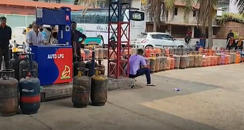 Illegal gas sale in Kondotti amid lpg crisis