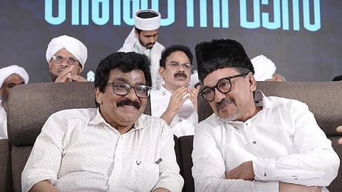 MK Muneer, Sadiq Ali Shihab Thangal