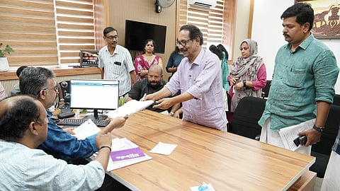 Dispute during nomination submission of candidates in Thrissur