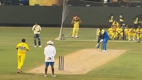 sanj u face Muttiah Muralitharan spin