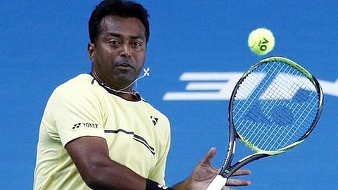 Leander Paes PLAYING TENNIS