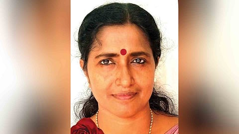 Teacher dies in road accident on Kannur-Kasargod national highway