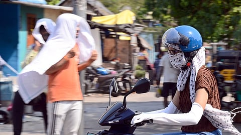 high temperature warning in 12 districts