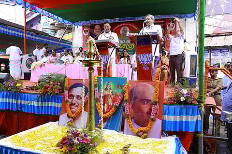 കേരളം ഭരിക്കുന്നത് തെമ്മാടി സര്ക്കാരെന്ന് മനോഹര് പരീക്കര്