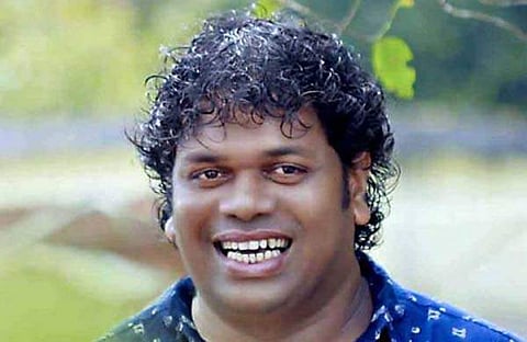 സ്നേക് ഡാന്സിന്റെ പേരില് ഭീഷണി; പാഷാണം ഷാജിയില് നിന്നു പത്തു ലക്ഷം തട്ടാന് പദ്ധതിയിട്ടു; പൊലീസ് തന്ത്രത്തില് കുടുങ്ങി