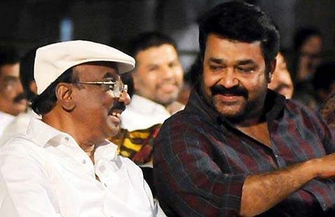 ഐവി ശശി മോഹന് ലാലിനൊപ്പം