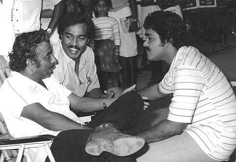 ഞാനടക്കമുള്ള നടന്മാരെയും കാഴ്ച്ചക്കാരെയും സിനിമാ വിദ്യാര്ത്ഥികളാക്കിയ വ്യക്തി: ഐവി ശശിയുടെ വിയോഗത്തില് മോഹന്ലാല്