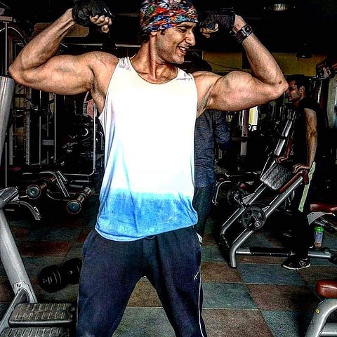 'ജനിച്ചത് എവിടെ എന്നറിയില്ല, ജനനതിയതിയും', ഇത് സിനിമയിലെ നായകന്റെ കഥയല്ല ബോളിവുഡ്താരത്തിന്റെ ജീവിതകഥയാണ്