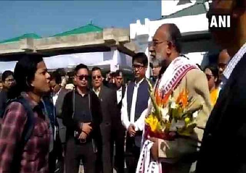 വിമാനം വൈകിച്ചു: മന്ത്രി അല്ഫോന്സ് കണ്ണാന്തനത്തിന് നേരെ യാത്രക്കാരിയുടെ ശകാരവര്ഷം