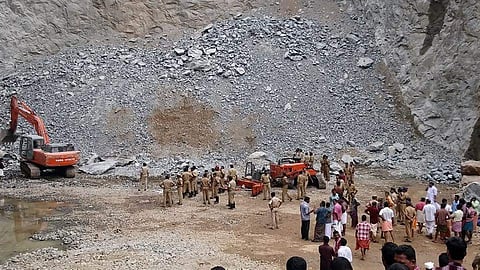 ഉരുള്പൊട്ടല് മേഖലയിലെ ക്വാറികള് അടച്ചുപൂട്ടും; നിര്ദേശം നല്കി വയനാട് കളക്ടര്