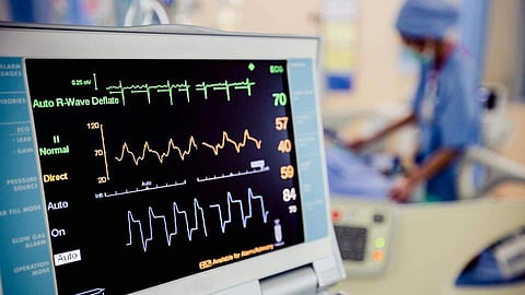 മരിച്ചെന്ന് ഡോക്ടര്മാര് വിധിയെഴുതിയ സത്രീ ആശുപത്രിയില് ജീവിക്കുന്നു; യുപിയില് ഇങ്ങനെയാണ് കാര്യങ്ങള്