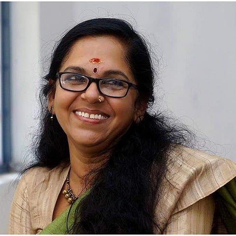 മിന്നാമിനുങ്ങിന് മേളയില് പ്രദര്ശിപ്പിക്കത്തക്ക മികവില്ല; സുരഭിയെ ആദരിക്കാത്തത് മര്യാദകേട്: ശാരദക്കുട്ടി