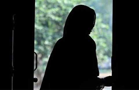 ഭര്ത്താവിന് ബര്ത്ത്ഡേ ഗിഫ്റ്റ് നല്കാനൊരുങ്ങി ; ഭാര്യയ്ക്ക് ലഭിച്ചത് വിവാഹമോചനം