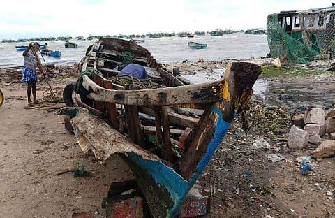 ഓഖി: കേന്ദ്രം അനുവദിച്ചത് ഉയര്ന്ന വിലയ്ക്കുള്ള അരി; സംസ്ഥാനത്തിന് അധിക ബാധ്യത