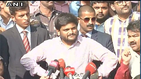 സൂറത്തിലും രാജ്കോട്ടിലും അഹമ്മദാബാദിലും കൃത്രിമം നടന്നു: ഹാര്ദിക് പട്ടേല്