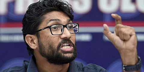 മനുസ്മൃതി ഇറാനിയെ പാഠം പഠിപ്പിക്കണം, രാധിക വെമുല തെരഞ്ഞെടുപ്പില് മത്സരിക്കണമെന്ന് ജിഗ്നേഷ് മേവാനി