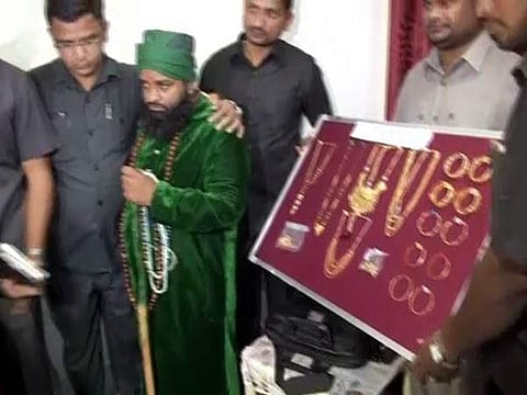 ദു:ഖങ്ങളില് നിന്ന് ജനങ്ങളെ മോചിപ്പിക്കാമെന്നു പറഞ്ഞ് ദുര്മന്ത്രവാദി തട്ടിയത് ലക്ഷങ്ങള്