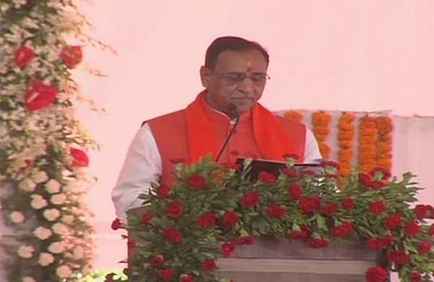 വിജയ് രൂപാണിക്ക് രണ്ടാമൂഴം ; ഗുജറാത്ത് മുഖ്യമന്ത്രിയായി സത്യപ്രതിജ്ഞ ചെയ്തത് അധികാരമേറ്റു