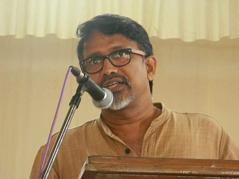 ബ്ലോഗ് പകര്ത്തി പുസ്തകമാക്കി; കാരൂര് സോമനും പ്രസാധകര്ക്കുമെതിരെ നിരക്ഷരന് നിയമനടപടിക്ക്