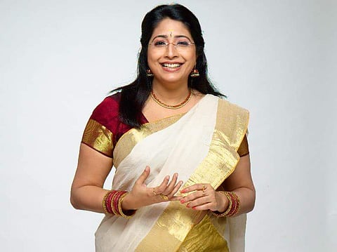 ഭാവി മരുമകള്ക്ക് നിയമവിരുദ്ധമായി ഒന്നും നല്കിയിട്ടില്ലെന്ന് ലക്ഷ്മി നായര്