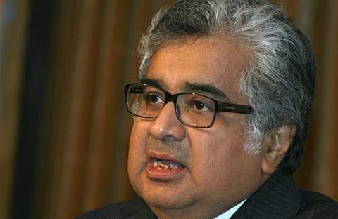 പ്രതിഫലം ദിവസം 30 ലക്ഷം വരെ, പിണറായിക്കു വേണ്ടി എത്തുന്നത് കോര്പ്പറേറ്റുകളുടെ പ്രിയ വക്കീല്