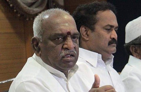 ജീവനൊടുക്കിയ ജെഎന്യു വിദ്യാര്ഥിയുടെ വീട്ടില് കേന്ദ്രമന്ത്രിക്കു ഗോബാക്ക് വിളി, ചെരിപ്പേറ്