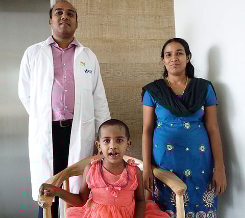 ലിയ അമ്മയ്ക്കും ഡോക്ടറിനുമൊപ്പം