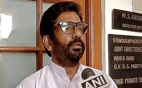 മോദിയെ അധിഷേപിച്ചതിനാണ് എയര് ഇന്ത്യ ജീവനക്കാരനെ അടിച്ചത്: രവീന്ദ്ര ഗെയ്ക്വാദ്