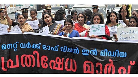 വനിതാ മാധ്യമ പ്രവര്ത്തകരുടെ പ്രതിഷേധത്തിന് ഡെല്ഹി പത്രപ്രവര്ത്തക യൂണിയന്റെ ഐക്യദാര്ഢ്യം