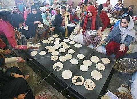 ഒരു മണിക്കൂര്, 101 രാജ്യങ്ങളിലെ പൗരന്മാര്ക്ക് പ്രഭാത ഭക്ഷണം; ലോക റെക്കോര്ഡുമായി ഗുരുദ്വാര