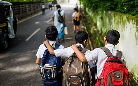 ഓണം, ക്രിസ്തുമസ് അവധി ദിനങ്ങള് വെട്ടിക്കുറയ്ക്കാന് നീക്കം; അണ്എയ്ഡഡ് സ്കൂളുകളില് ഗാന്ധി ജയന്തി ഉള്പ്പെടെ പ്രവര്ത്തി ദിവസമാക്കും