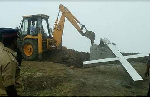 കുരിശു പൊളിക്കുന്നതിനു പൂജയുണ്ടോ?