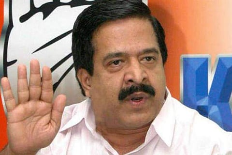 ജെസിബി ഉപയോഗിച്ചായിരുന്നില്ല കുരിശ് പൊളിക്കേണ്ടതെന്ന് രമേശ് ചെന്നിത്തല