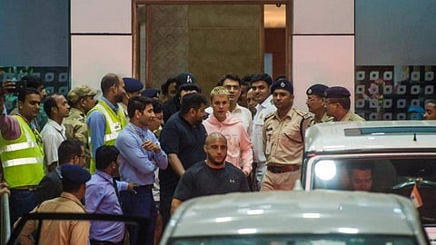 മുംബൈയിലെത്തിയ ജസ്റ്റിന് ബീബറും സംഘവും