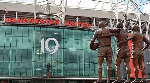 ഇബ്രഹിമോവിച്ചിന് ആഴ്ചയില് ശമ്പളം രണ്ടര കോടി രൂപ, പോഗ്ബയ്ക്ക് ലോയല്റ്റി ബോണസ് മാത്രം 24 കോടി രൂപ