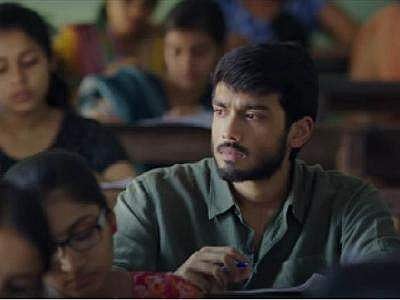 കടവത്തൊരു തോണിയിരിപ്പൂ... പാട്ടില്ലാതെ... പാടിനടക്കാന് പൂമരത്തിലെ രണ്ടാംഗാനവുമിറങ്ങി