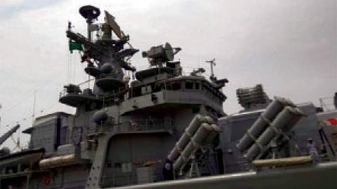 ഇന്ത്യന് യുദ്ധക്കപ്പലുകള് സൗദി തീരത്ത്