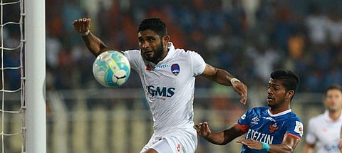 അനസ് എടത്തൊടിക ചോദിക്കുന്നു- വല്ലപ്പോഴും ഏജീസിന്റെ ടീമില് മാത്രം കളിച്ചിരുന്നേക്കാവുന്ന സികെ വിനീതിനെ ആര്ക്കെങ്കിലും അറിയാന്വഴിയുണ്ടാവുമായിരുന്നോ?