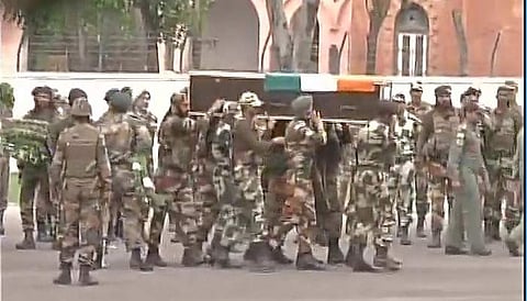 50 പാക് സൈനീകരുടെ തലയറുത്ത് പകരം വീട്ടണമെന്ന് കൊല്ലപ്പെട്ട ജവാന്റെ മകള്